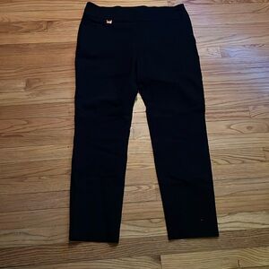 Alfani women’s black dress pull on dress pants.  Great condition
